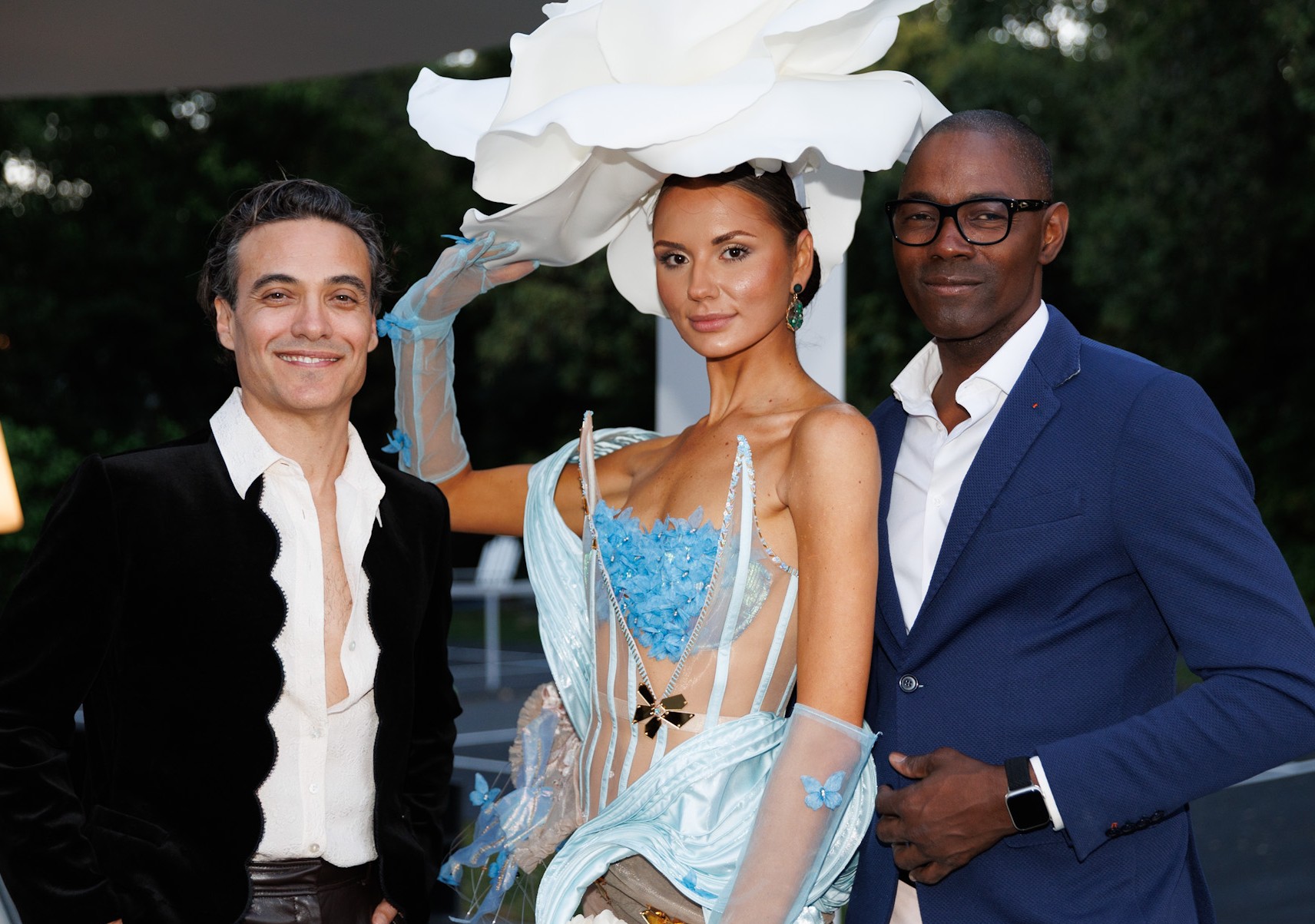 Movie Reviews and More Covers High-Profile Viewing Soirée at Baker Manor in Beverly Hills